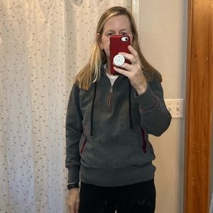 Dravus Women’s Hoodie in gray & maroon. Size M